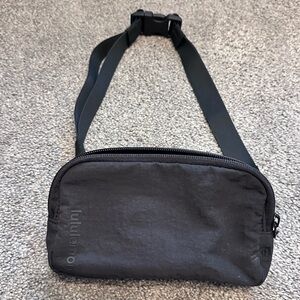 Lululemon youth crossbody